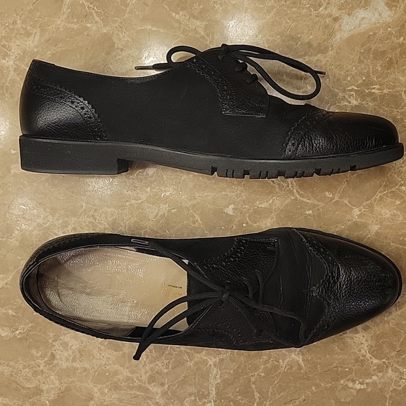 ***Salvatore Ferragamo Ferrara Black Loafers,  6.5B - Picture 9 of 16